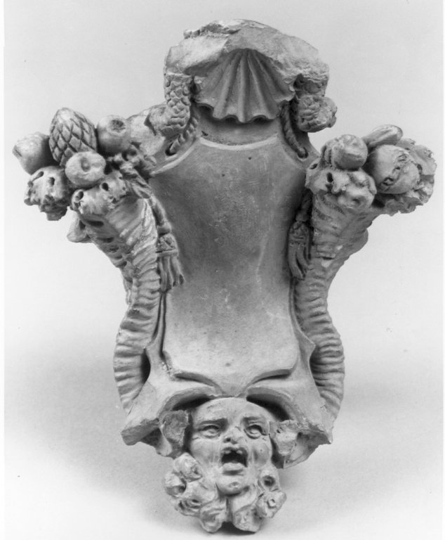 Scudo accartocciato (scultura) di Bernini Gian Lorenzo (attribuito) (sec. XVII) 